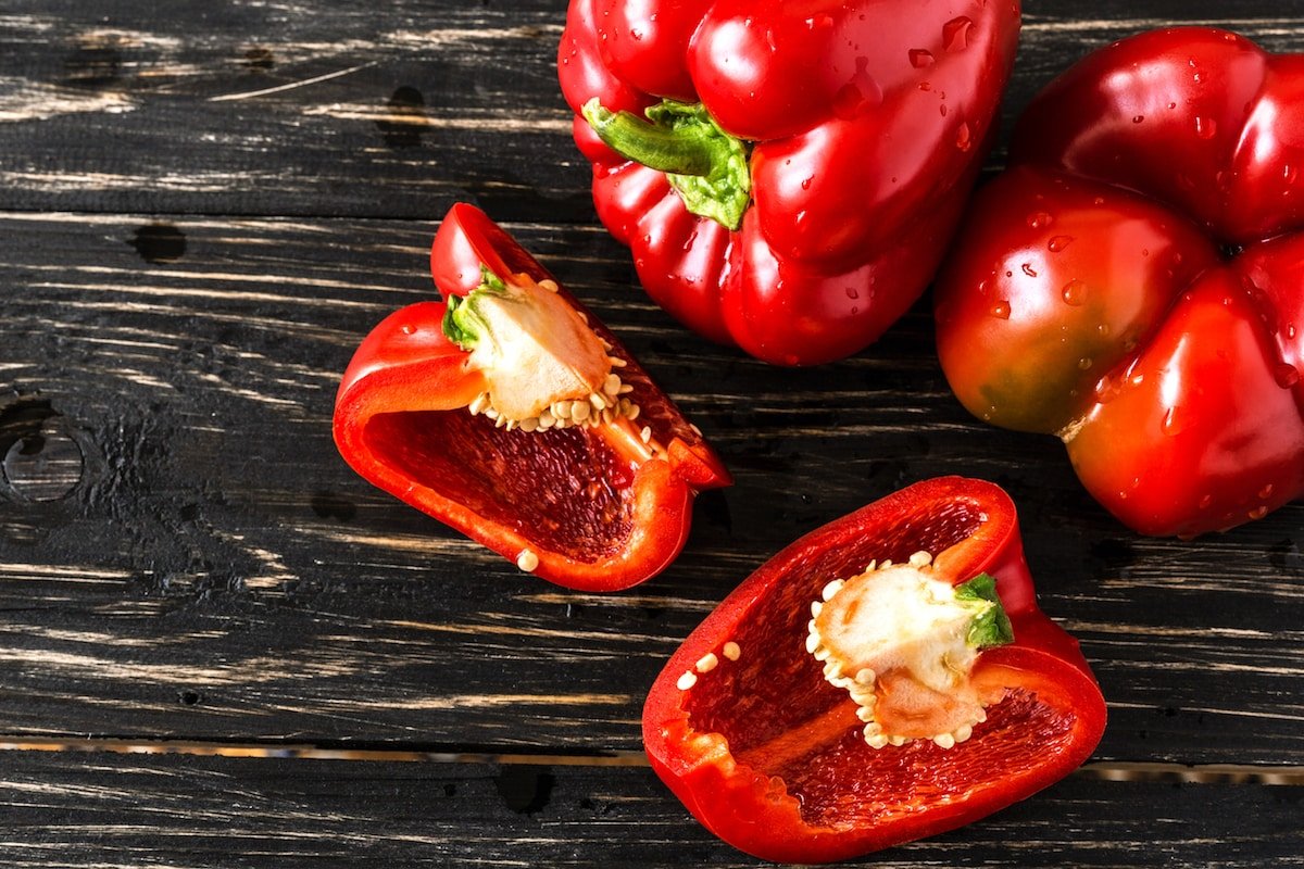 Red Pepper Nutrition: Are Red Bell Peppers Healthier Than Green ...